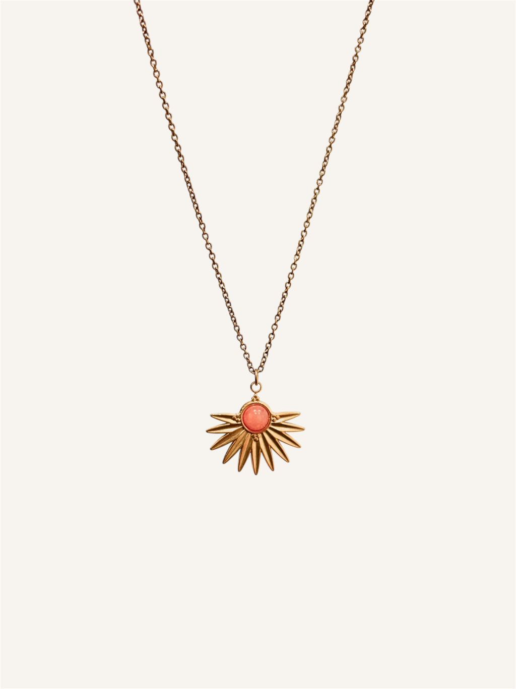 Chaîne fine avec pendentif marguerite corail